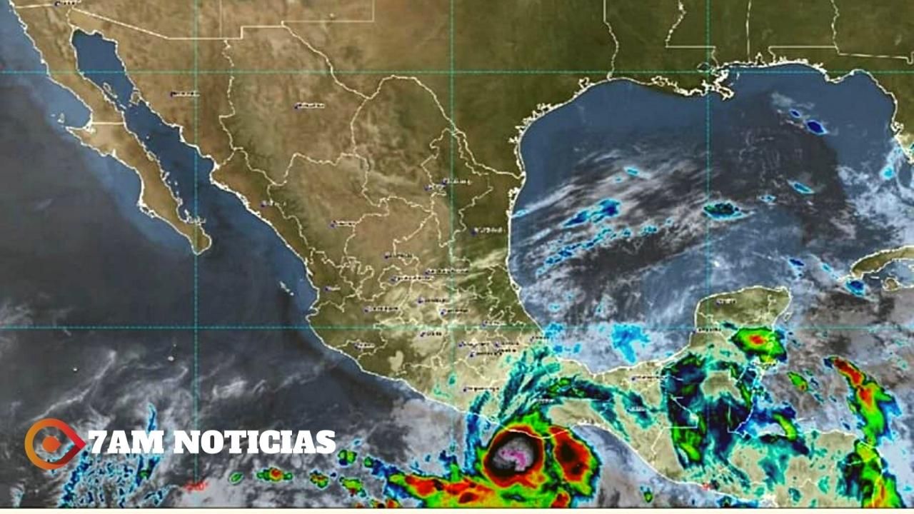 Protección Civil Colima monitorea el huracán Agatha: podría tocar tierra hoy lunes