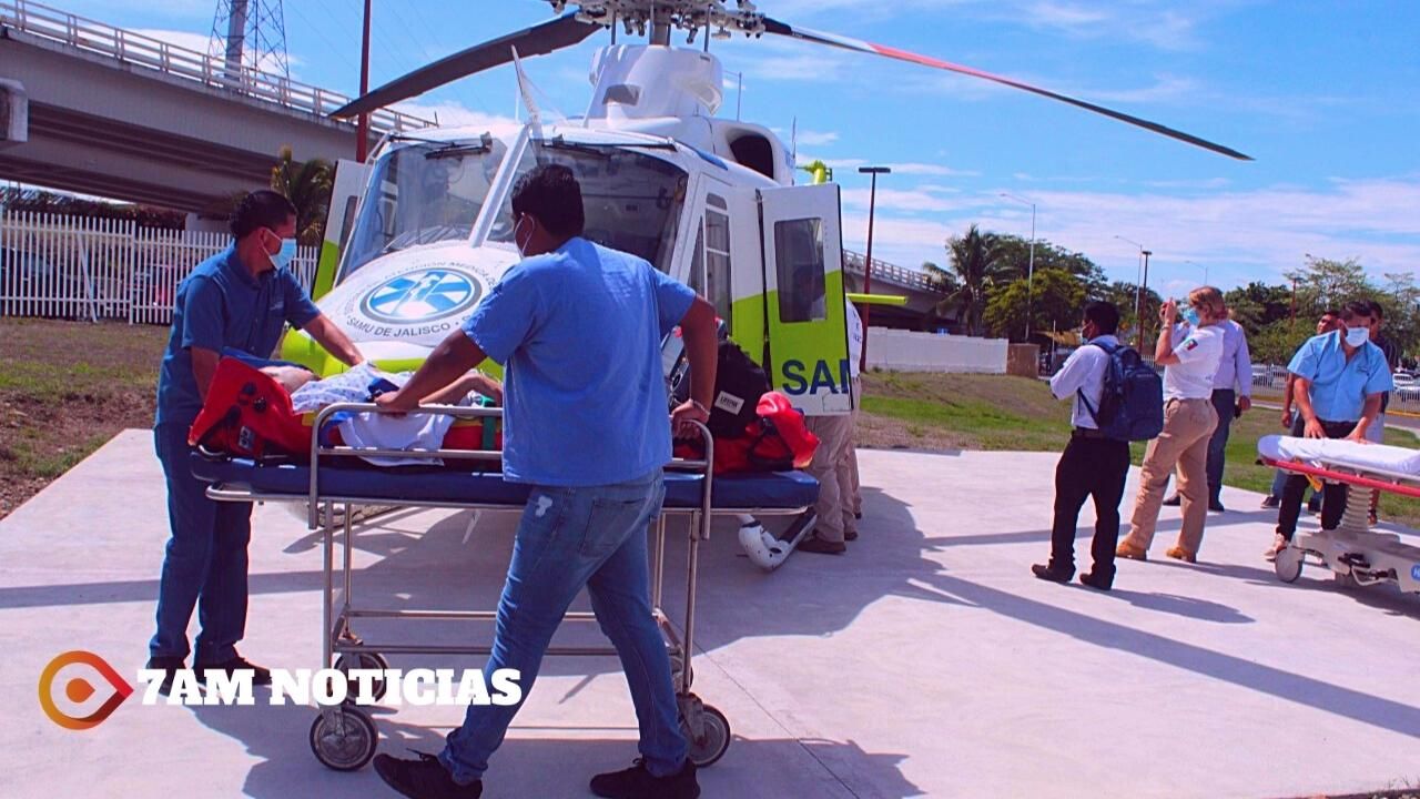 Trasladan en helicóptero a pacientes para recibir atención especializada