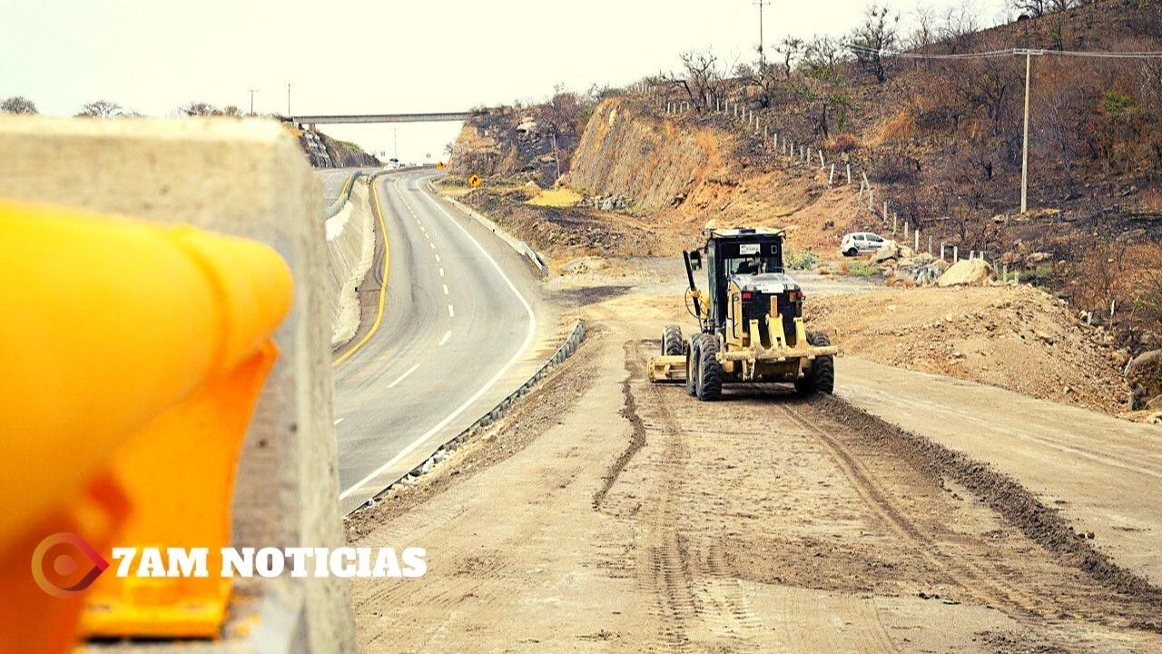 Indira da banderazo a reanudación de obra en autopista transvolcánica