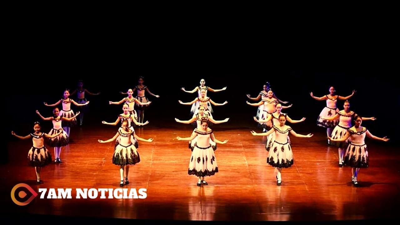 Teatro Hidalgo lleno por 39 aniversario del Taller de Danza Clásica Infantil