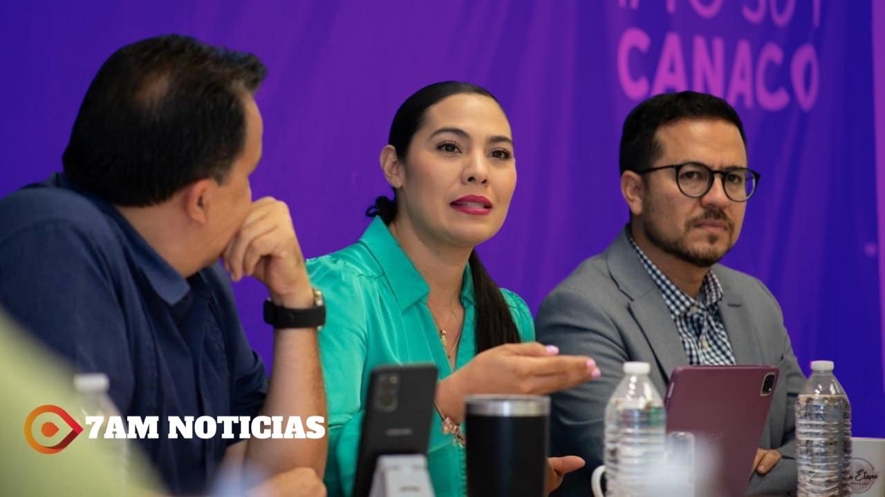 Gobernadora resalta ante consejeros de Canaco la importancia de la denuncia ciudadana para la seguridad de Colima