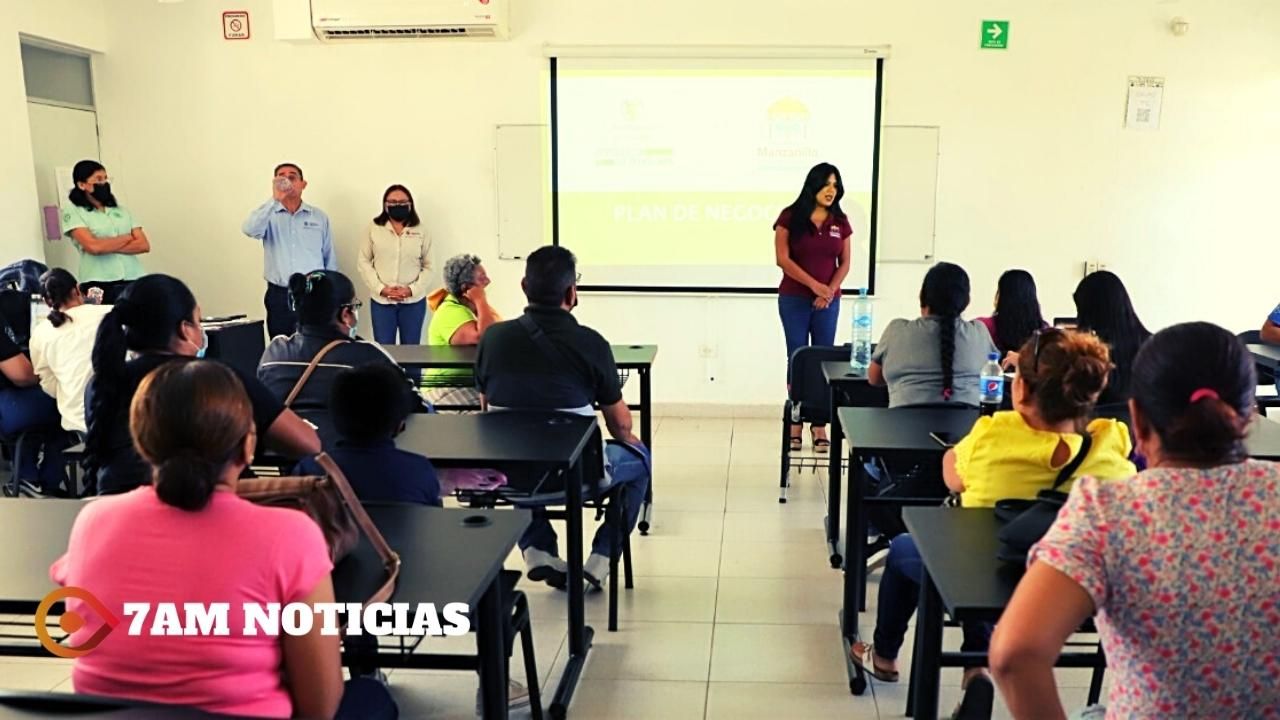 Ayuntamiento de Manzanillo y UdeC inician, en zona rural, capacitación de “Emprendiendo mi Autoempleo”