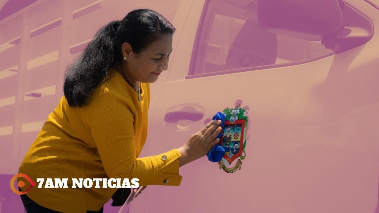 Griselda Martínez entrega camioneta nueva para seguir con las 460 acciones, por semana, a favor de la gente