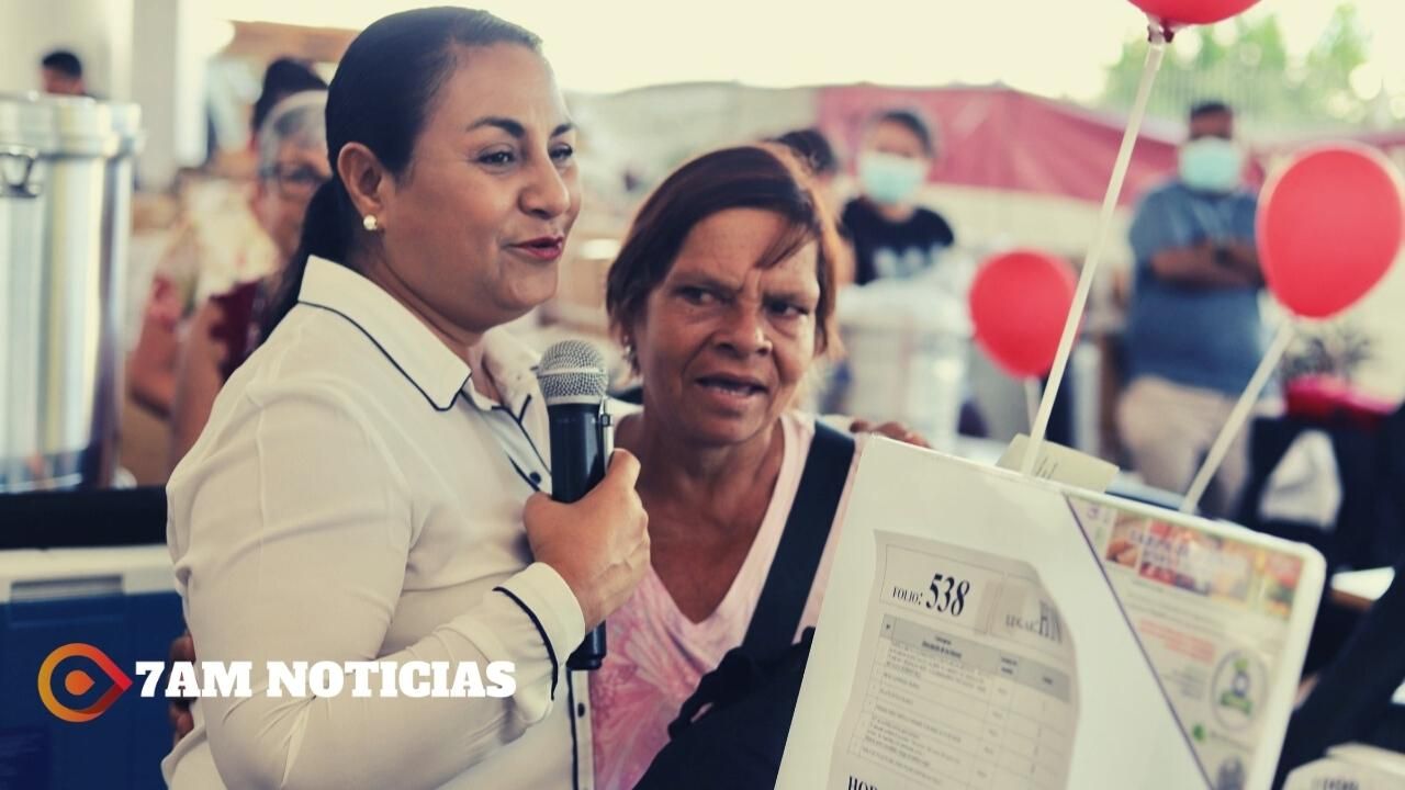 Con una inversión de 12 millones de pesos, Griselda Martínez entrega equipo a 784 familias emprendedoras