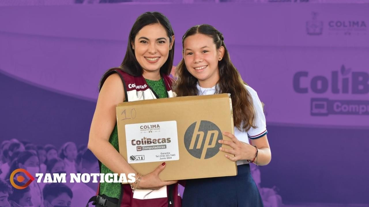Indira entregó 628 ColiBecas-Computadoras a estudiantes de Minatitlán