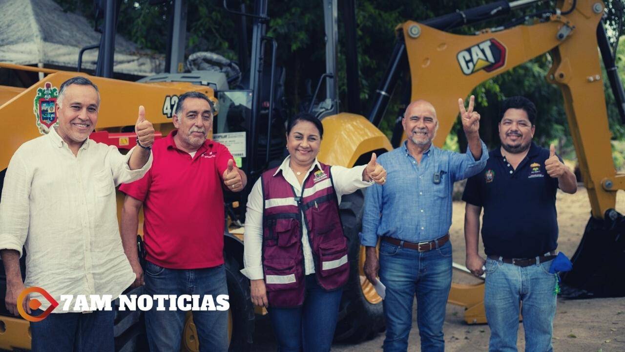 Griselda Martínez entrega maquinaria para desarrollar trabajos pesados