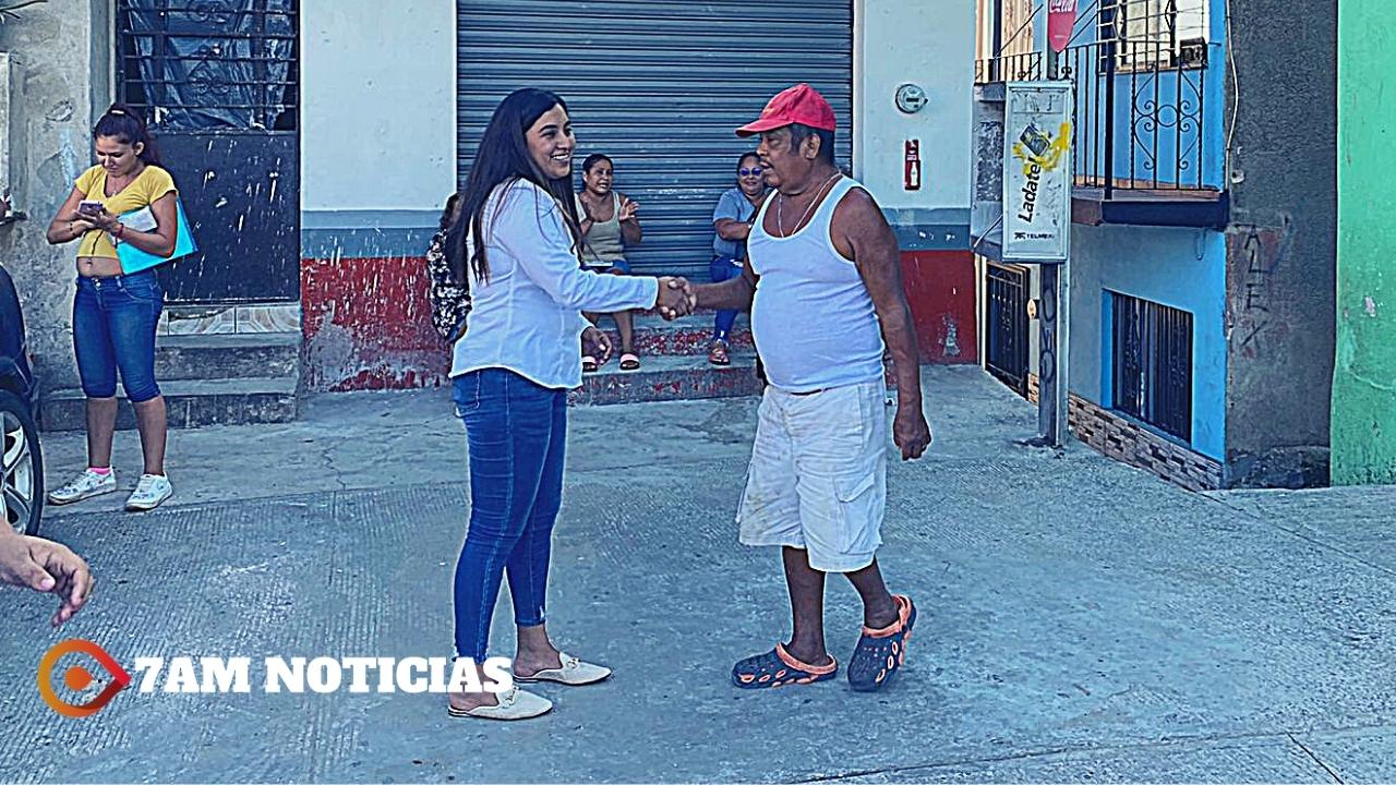 Isamar Ramírez visita a vecinas y vecinos de San Pedrito el Alto