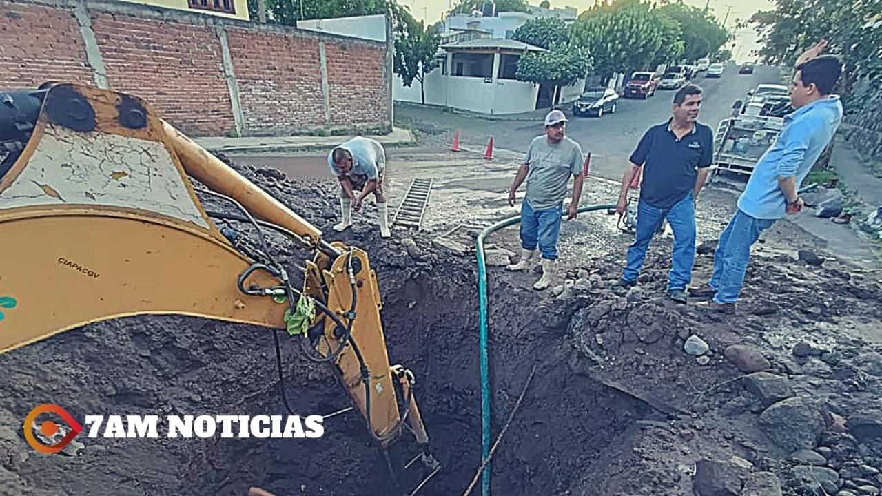 Ciapacov sustituye 9m de la red de agua de Calzada La Armonía para solucionar fugas
