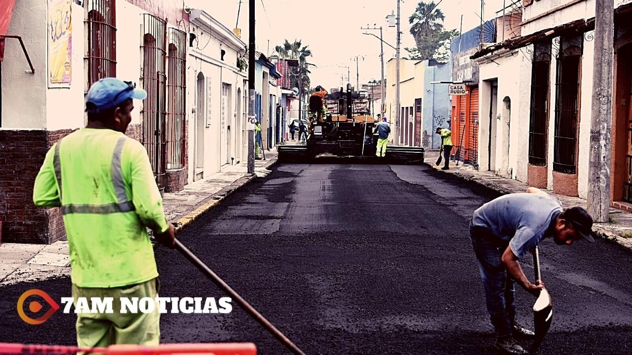 Ayuntamiento de Colima rehabilita calles principales de Colima