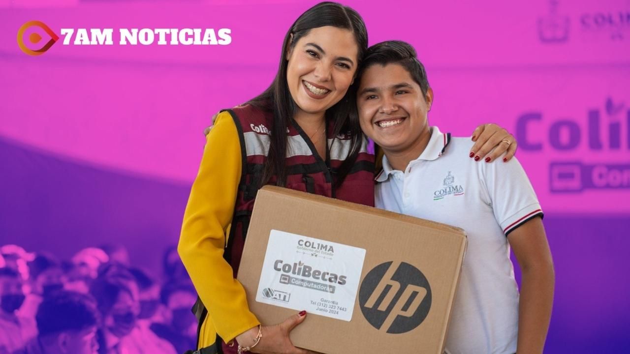 Indira entregó casi 2 mil ColiBecas-Computadoras a estudiantes de Villa de Álvarez