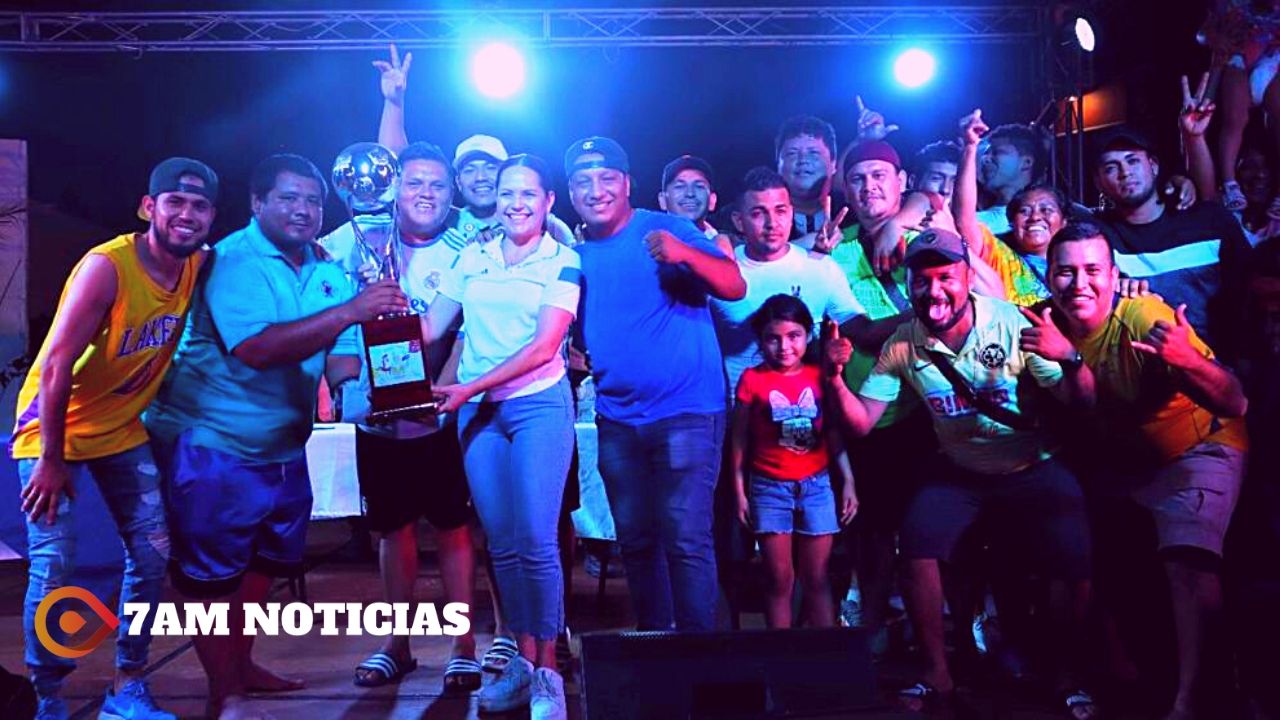 Premia Ayuntamiento de Manzanillo a las y los campeones del Festival San Pedrito; Tiburones y a Sao Paulo futbol varonil y femenil en primer lugar y en categoría libre de volibol a “Colima” y en la segunda fuerza a “Ámbar”