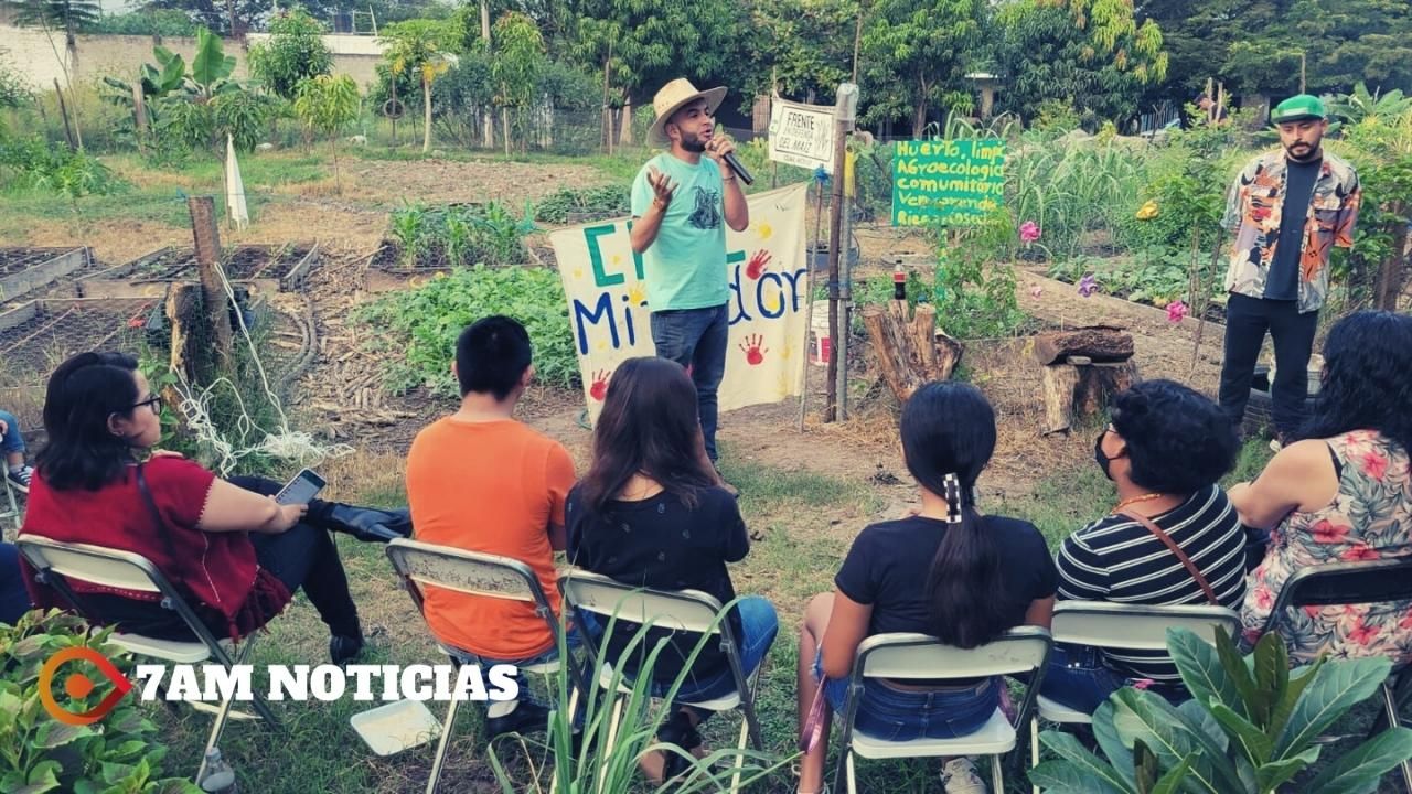 Alfredo Álvarez celebra con vecinos el Día de Muertos en el CUAC Mirador