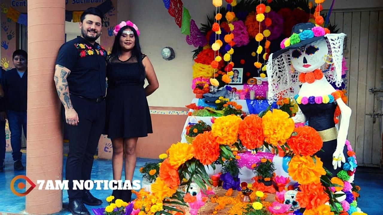 Subsecretaría de Cultura premia altares del concurso de ofrendas de Día de Muertos, en Suchitlán