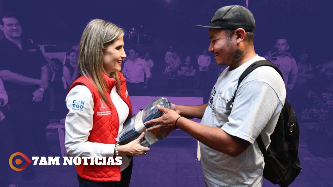 Margarita Moreno entrega nuevos uniformes a personal de limpia