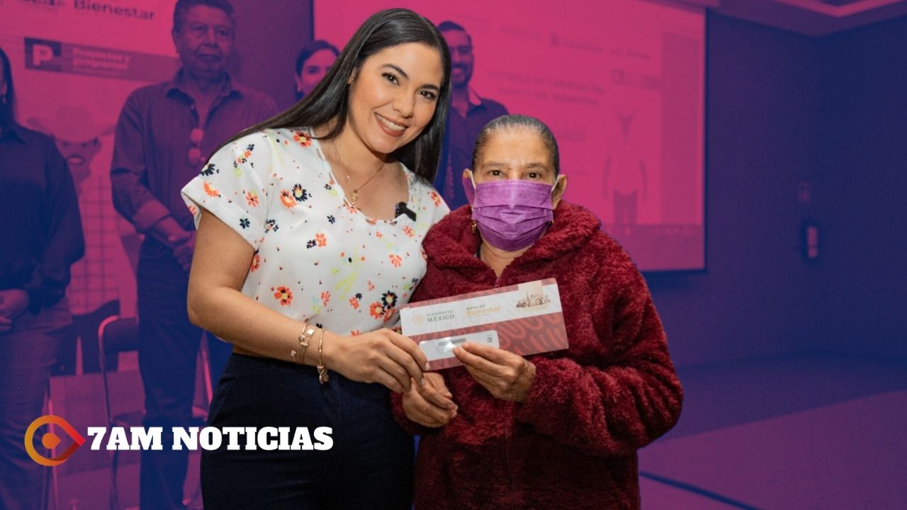 Indira participó en la entrega de 200 tarjetas bancarias del programa Sembrando Vida