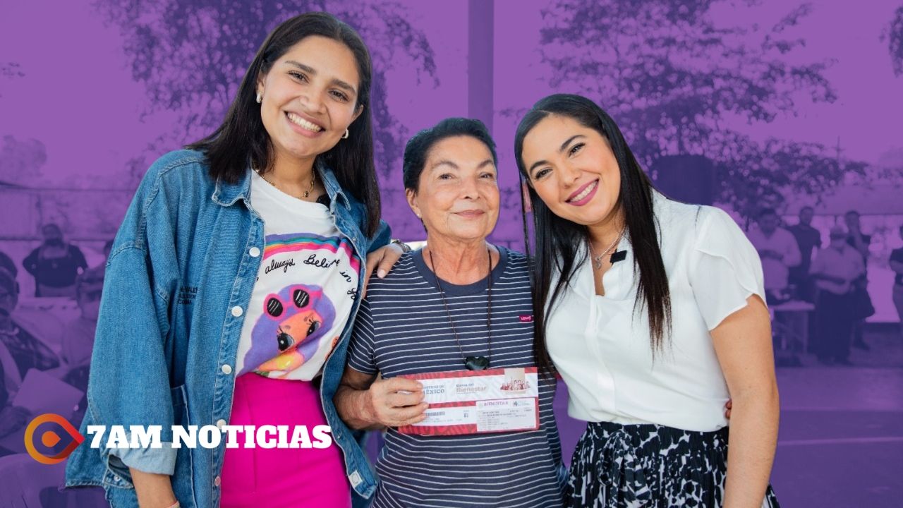 Indira participó en entrega de tarjetas bancarias de la Pensión para Personas Adultas Mayores, en Manzanillo