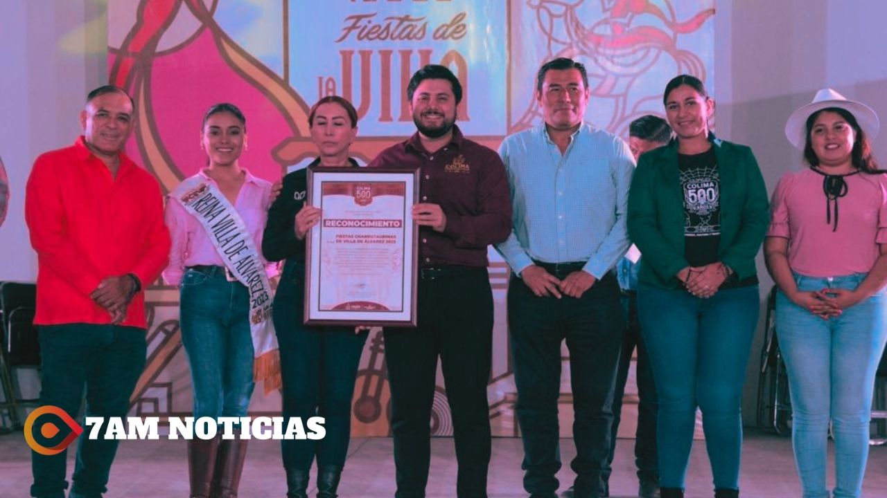 Cultura Colima entrega reconocimientos a constructores, tabladeros y corraleros de la plaza 'La Petatera'