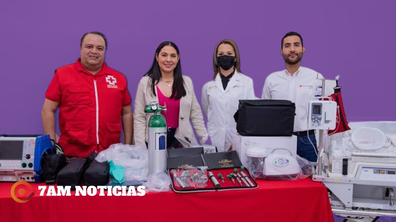 Gobernadora de Colima entrega equipo a Cruz Roja, para mejorar atención a la población