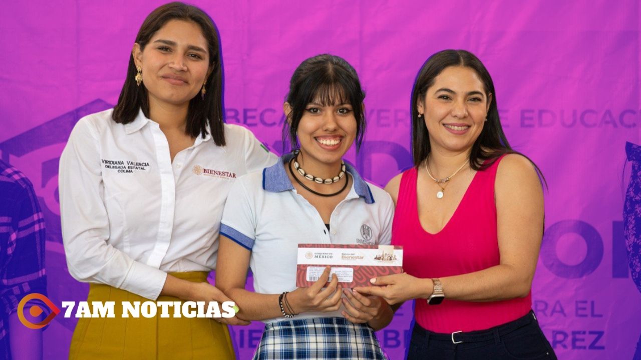 Indira participó en entrega de mil 820 tarjetas de Becas Benito Juárez en Colima