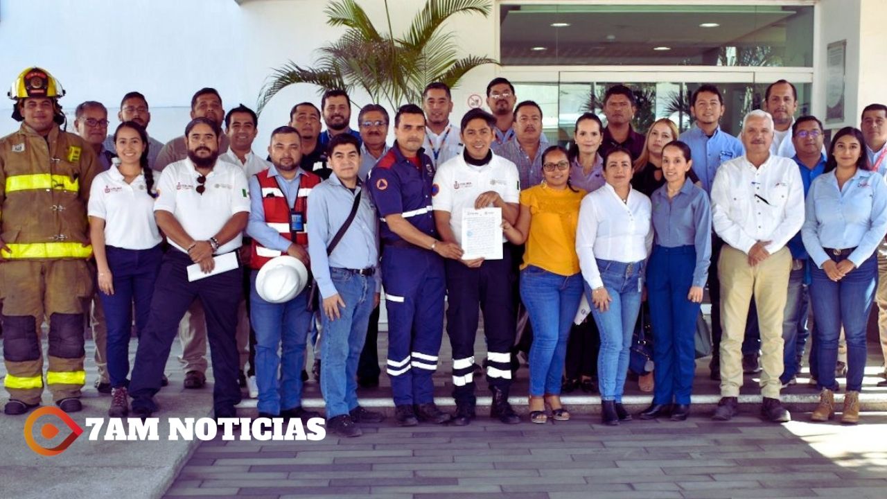 Protección Civil Colima firma convenio con Comité Local de Ayuda Mutua, en Manzanillo