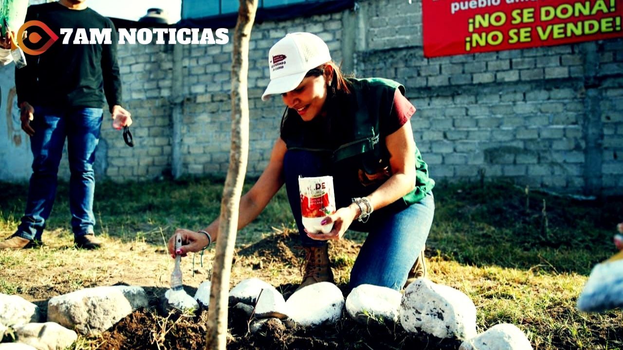Viri Valencia y vecinos de Colima participan en rescate de espacios públicos