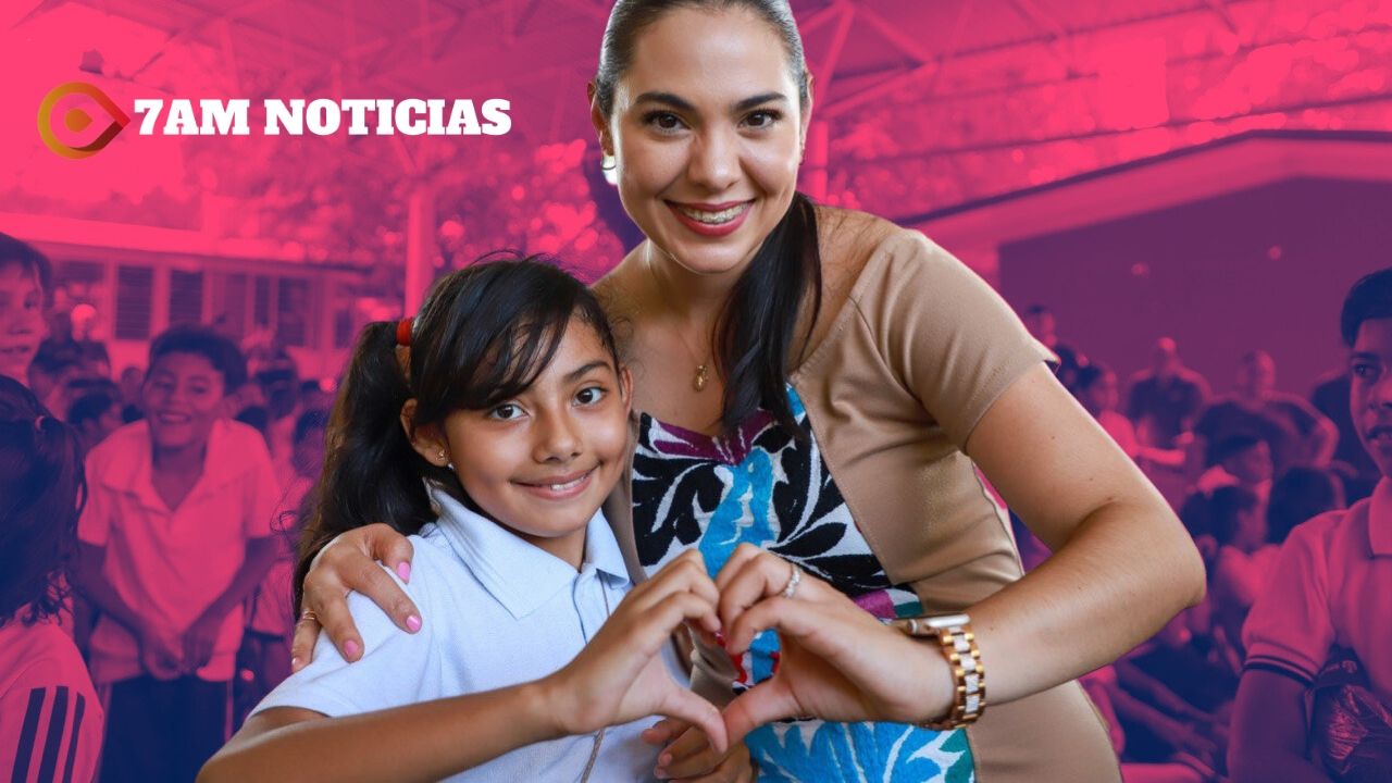 Indira entrega uniformes gratuitos en Santiago; serán casi 30 mil beneficiados en Manzanillo con 8 mdp de inversión