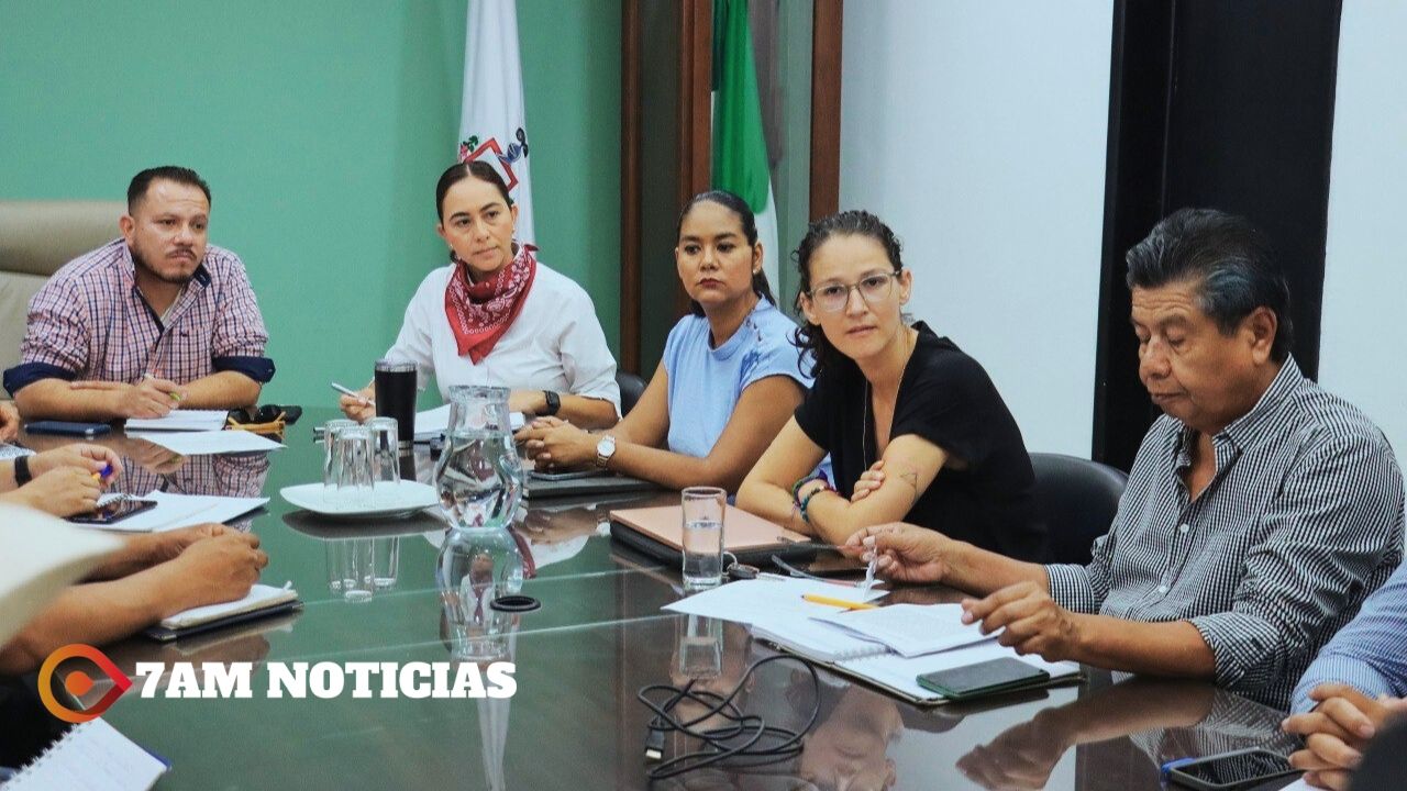 Gobierno de Colima, diputada Andrea Naranjo y comisarios gestionan beneficios para Cerro Grande