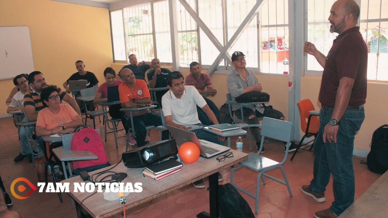 Educación Colima: más de 600 docentes participan en taller de capacitación de educación física