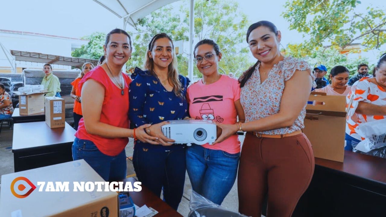 Indira entregó mobiliario para maestros en primaria Josefa Ortiz de Domínguez en Cuauhtémoc, por más de 1.3 mdp
