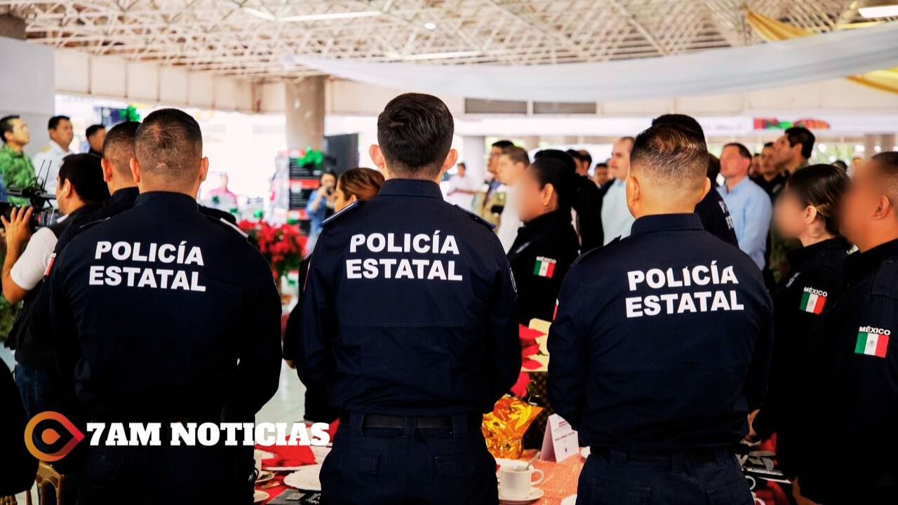 Gobierno de Colima entrega reconocimientos, estímulos y ascensos por el Día del Policía