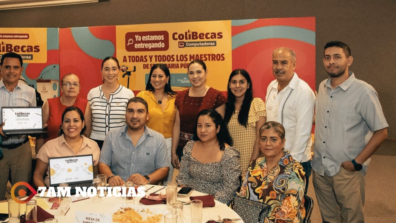 Indira entregó ColiBecas Computadoras a 110 docentes de secundaria de Minatitlán y Armería