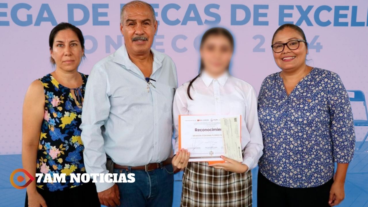 Educación Colima y Contecon Manzanillo entregan Becas a la Excelencia Educativa