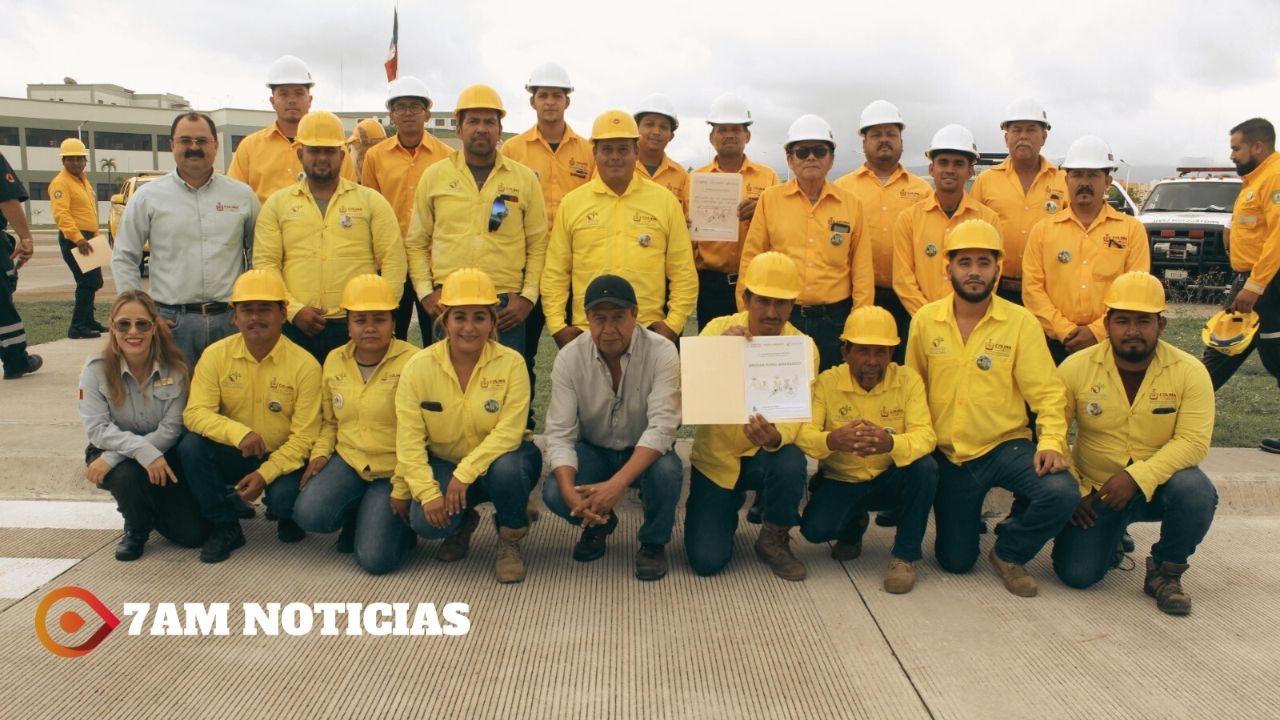 En Colima reconocen a mujeres y hombres combatientes de incendios forestales
