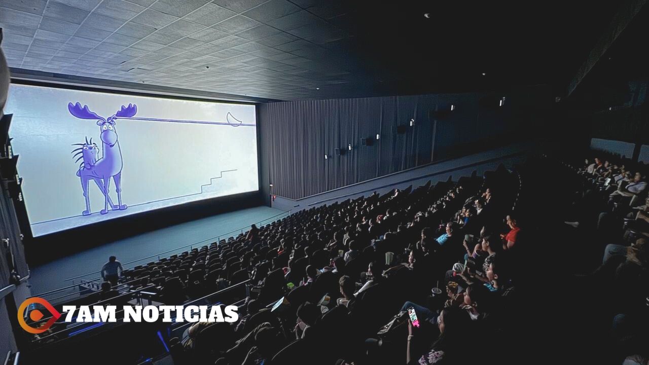 DIF Estatal Colima lleva a 250 niñas y niños a disfrutar función de cine infantil