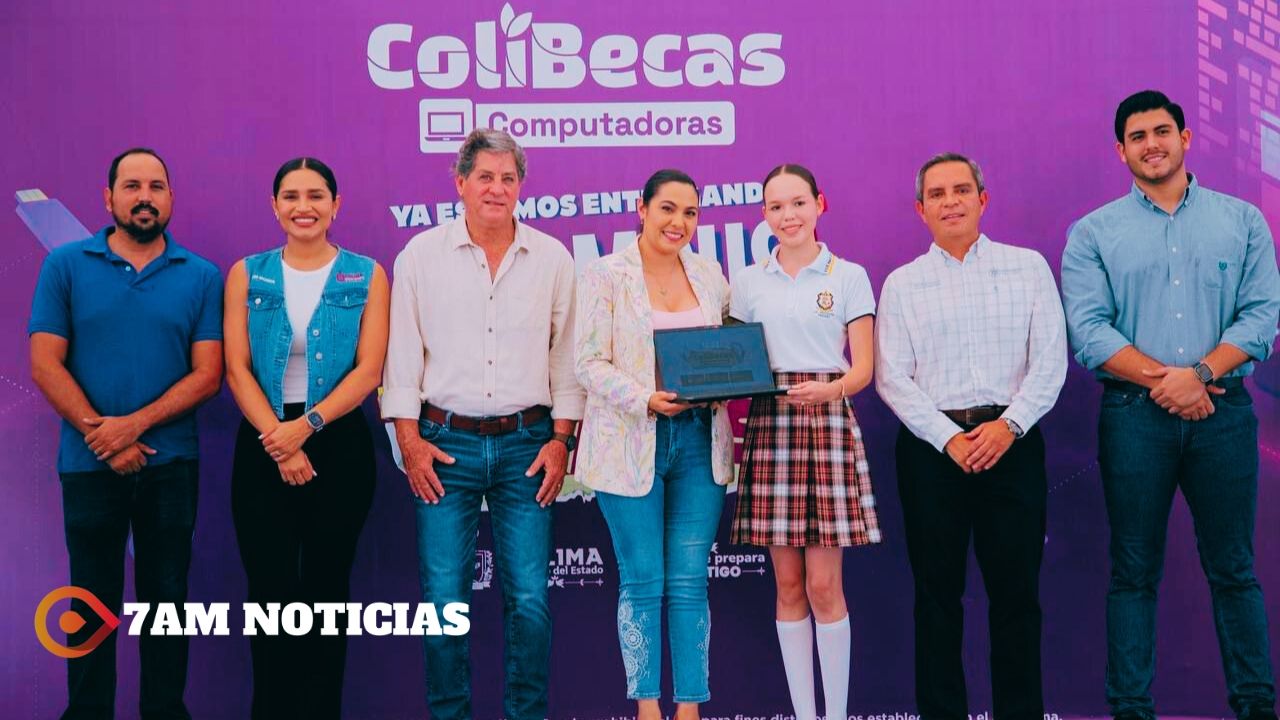 Indira Vizcaíno entrega computadoras gratuitas a 426 estudiantes de Isenco y UdeC, en Tecomán