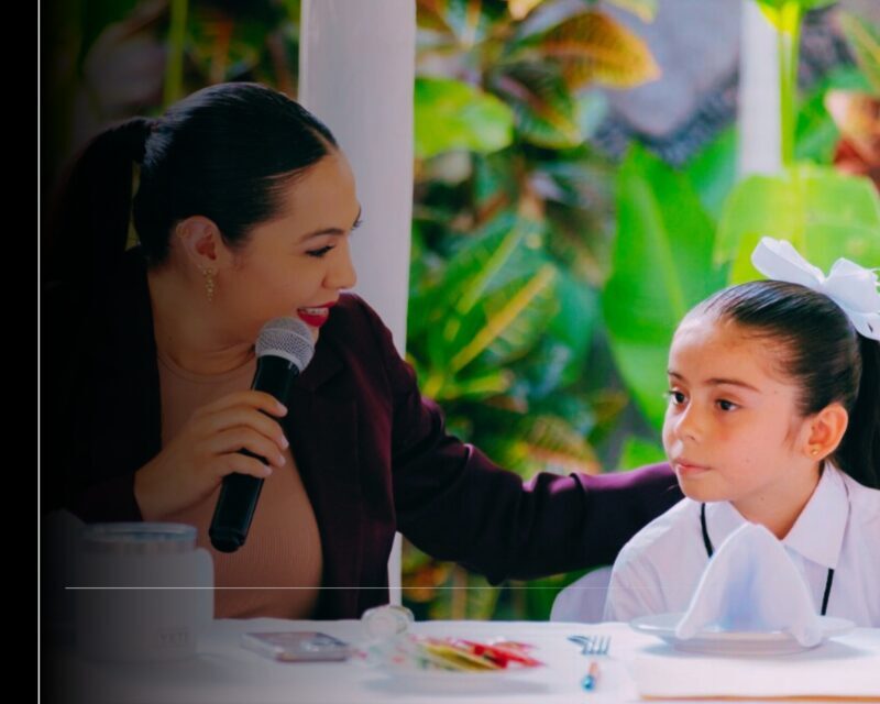 Indira Vizcaíno convive con niñas, niños y adolescentes del Congreso Infantil 2025