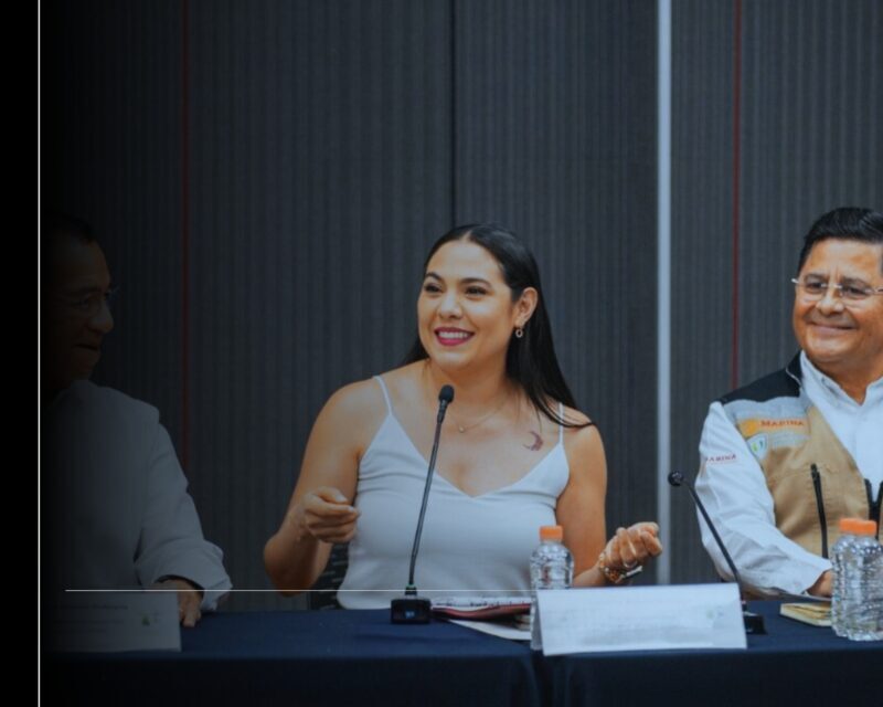 Indira Vizcaíno da la bienvenida a nuevo titular de Asipona y agradece trabajo al director saliente