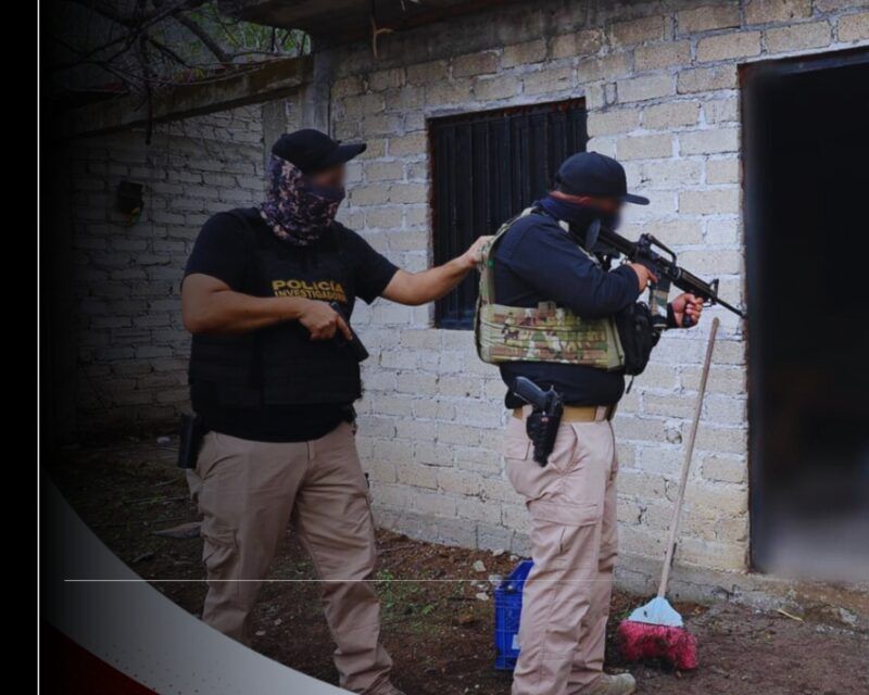 Asegura FGE arsenal y equipo táctico en cateo en El Pitayo