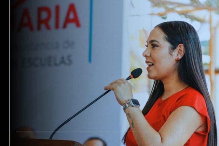 Desde la educación es de donde se contribuirá a tener una mejor sociedad: Indira Vizcaíno