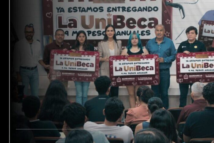 Entregan UniBeca a estudiantes manzanillenses del Tec campus Colima