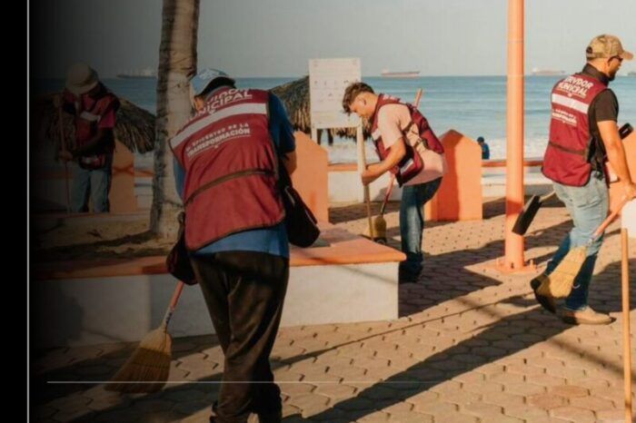 Inicia Gobierno de Rosi Bayardo programa de limpieza en accesos y frentes de playa