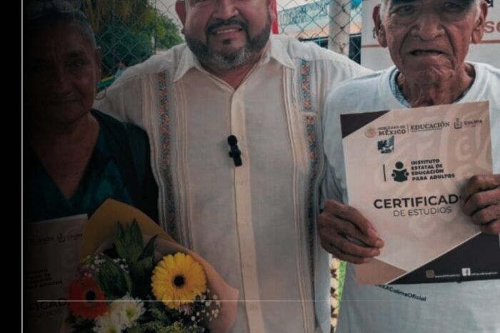 A sus 88 y 73 años, don Adolfo y doña Francisca logran certificado de alfabetización del IEEA Colima
