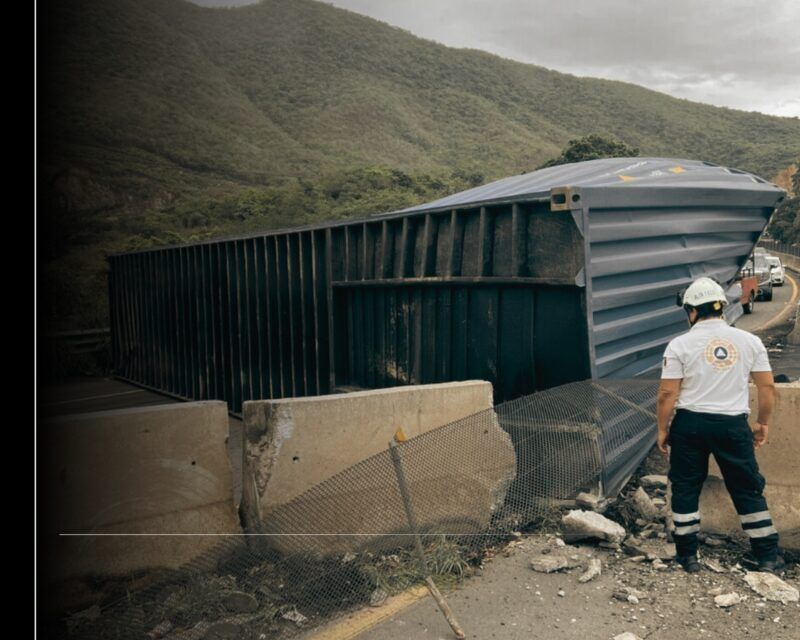 Alerta UEPC: vialidad cerrada en la curva de La Salada, en sentido Tecomán-Colima