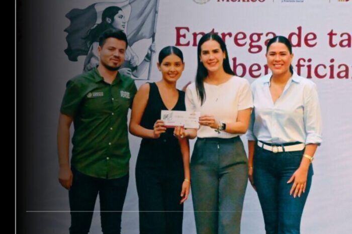 Con Jóvenes Construyendo el Futuro y UniBeca, se prioriza a las juventudes en Manzanillo: Rosi Bayardo