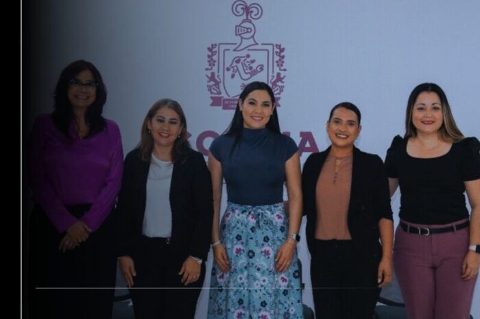 Gobernadora de Colima entregó reconocimientos y mejora nominal a personal de la Defensoría Pública