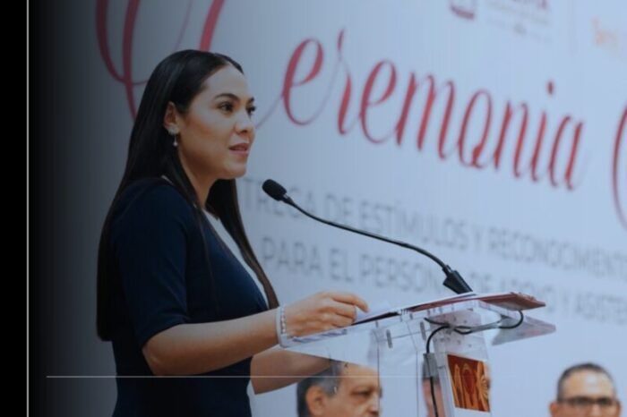 Indira Vizcaíno entrega más de 400 estímulos y reconocimientos a personal de apoyo y asistencia a la educación