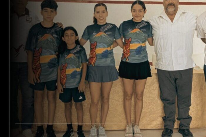 Jugadoras top nacional en squash ofrecen partido de exhibición en Colima