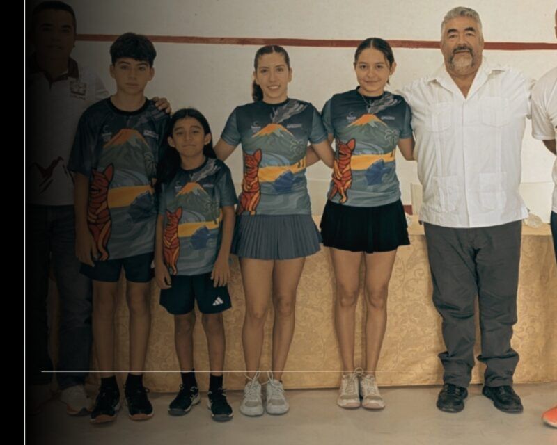 Jugadoras top nacional en squash ofrecen partido de exhibición en Colima