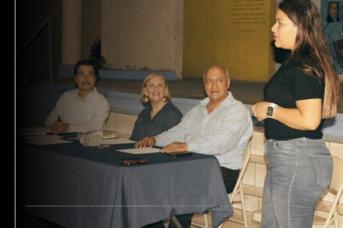 Presenta Dulce Huerta a periodistas y escritores Reforma a Código Penal en materia de violencia digital