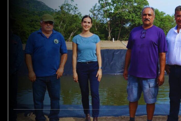 Entrega Rosi Bayardo olla de captación pluvial que beneficiará a productores de mango